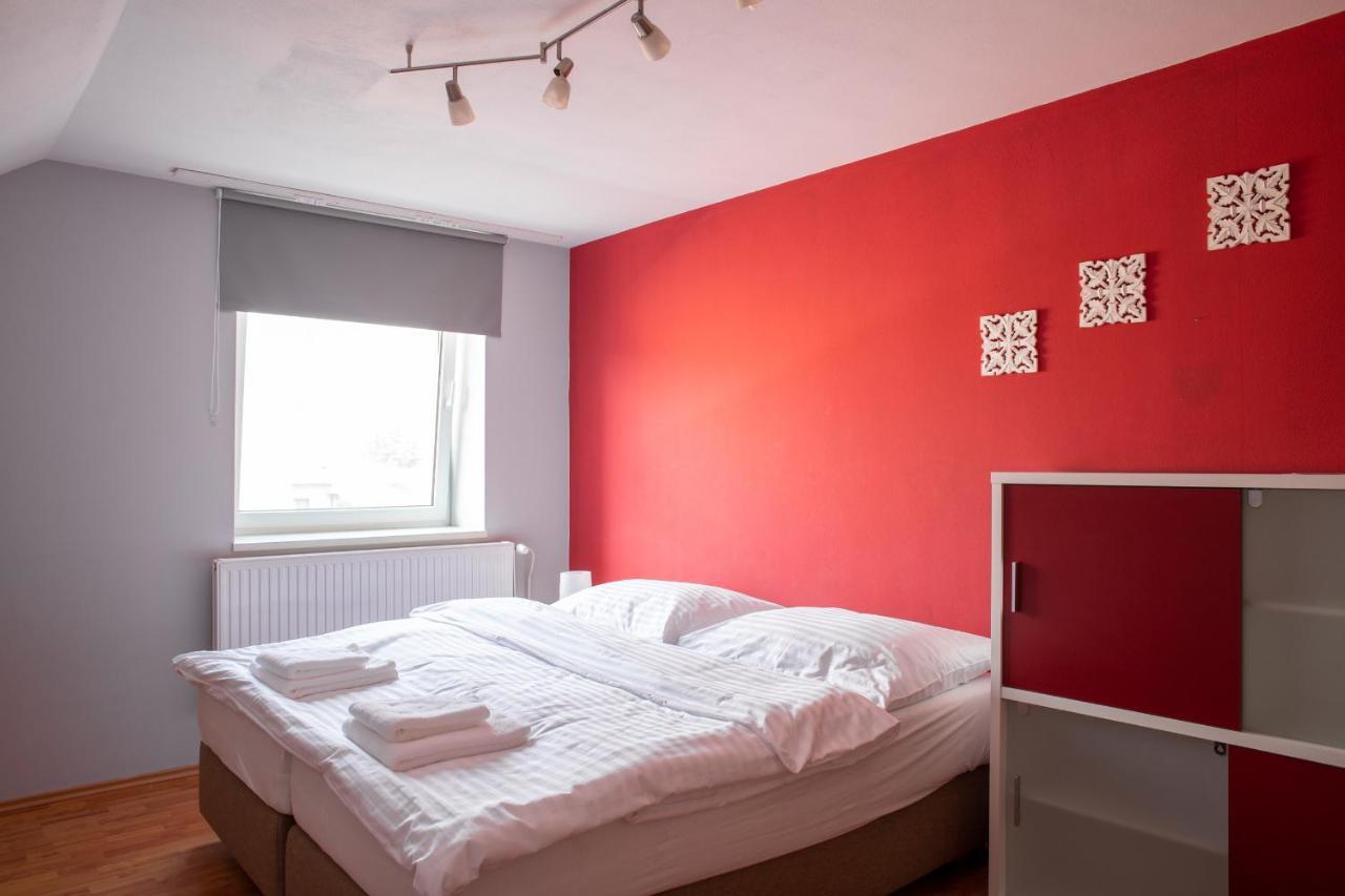 Amenity Apartmany Перна Экстерьер фото