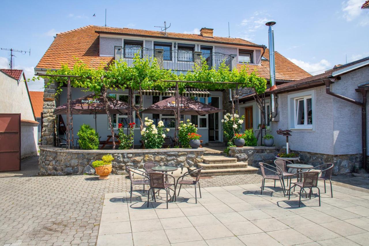 Amenity Apartmany Перна Экстерьер фото