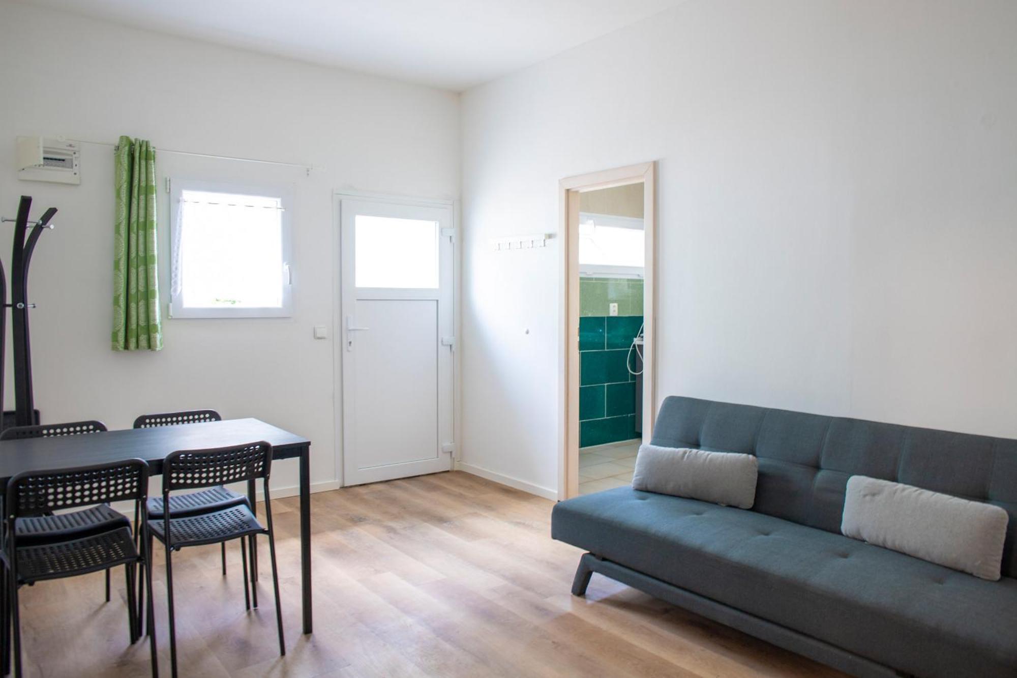 Amenity Apartmany Перна Экстерьер фото