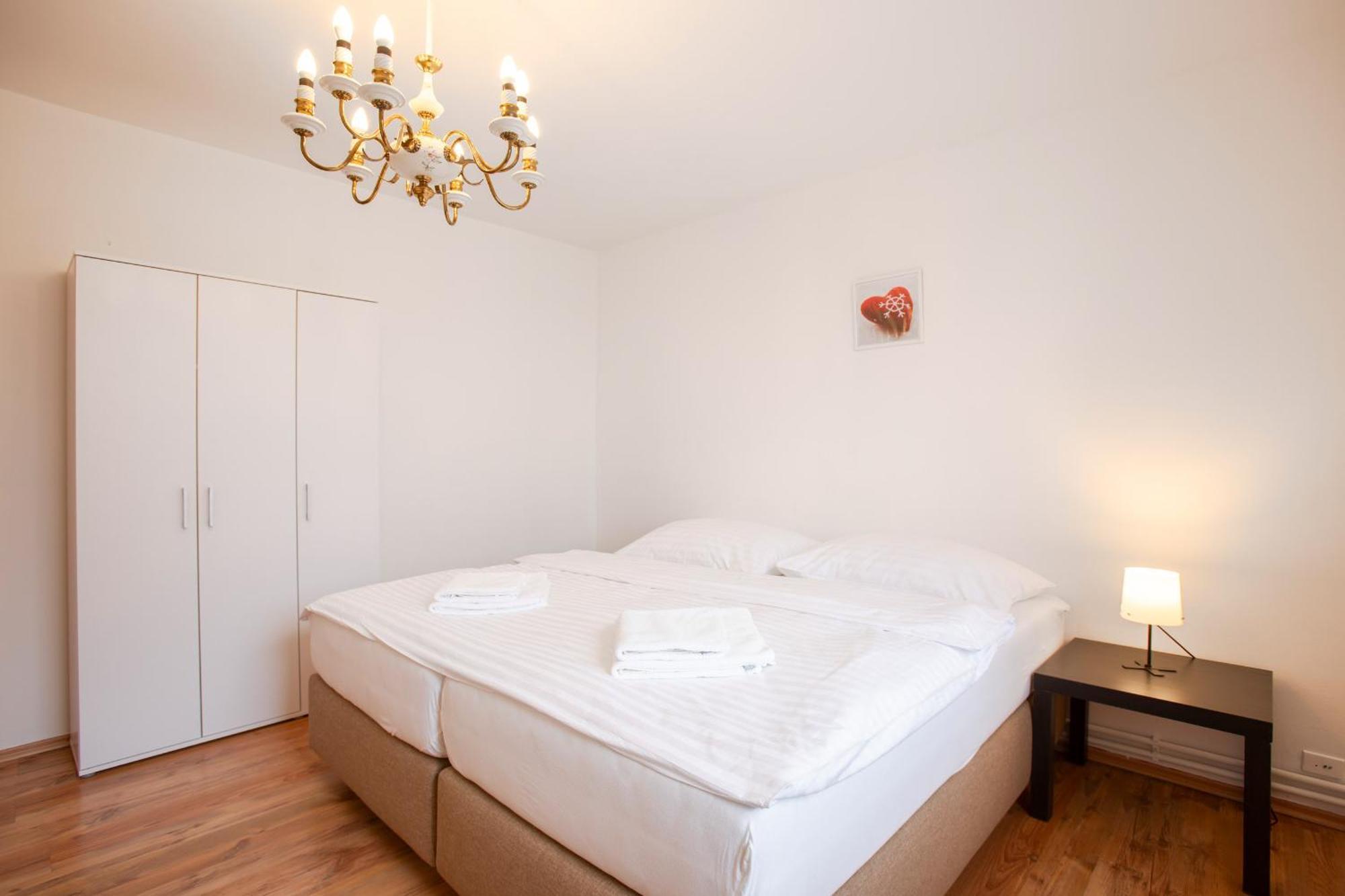 Amenity Apartmany Перна Экстерьер фото